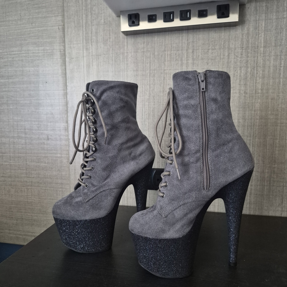 High Heel Lace-Up Platform Ankle Boots in Gray